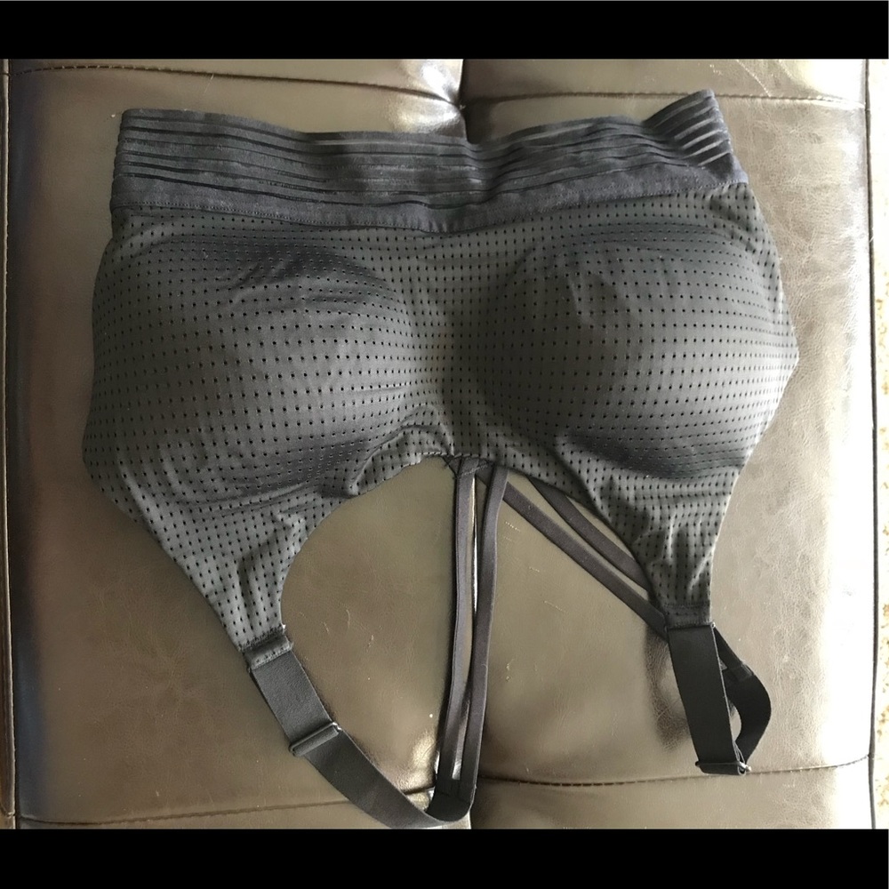 VS sports bra